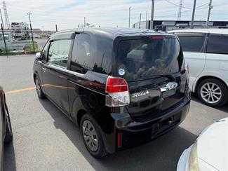 2015 Toyota SPADE - Thumbnail