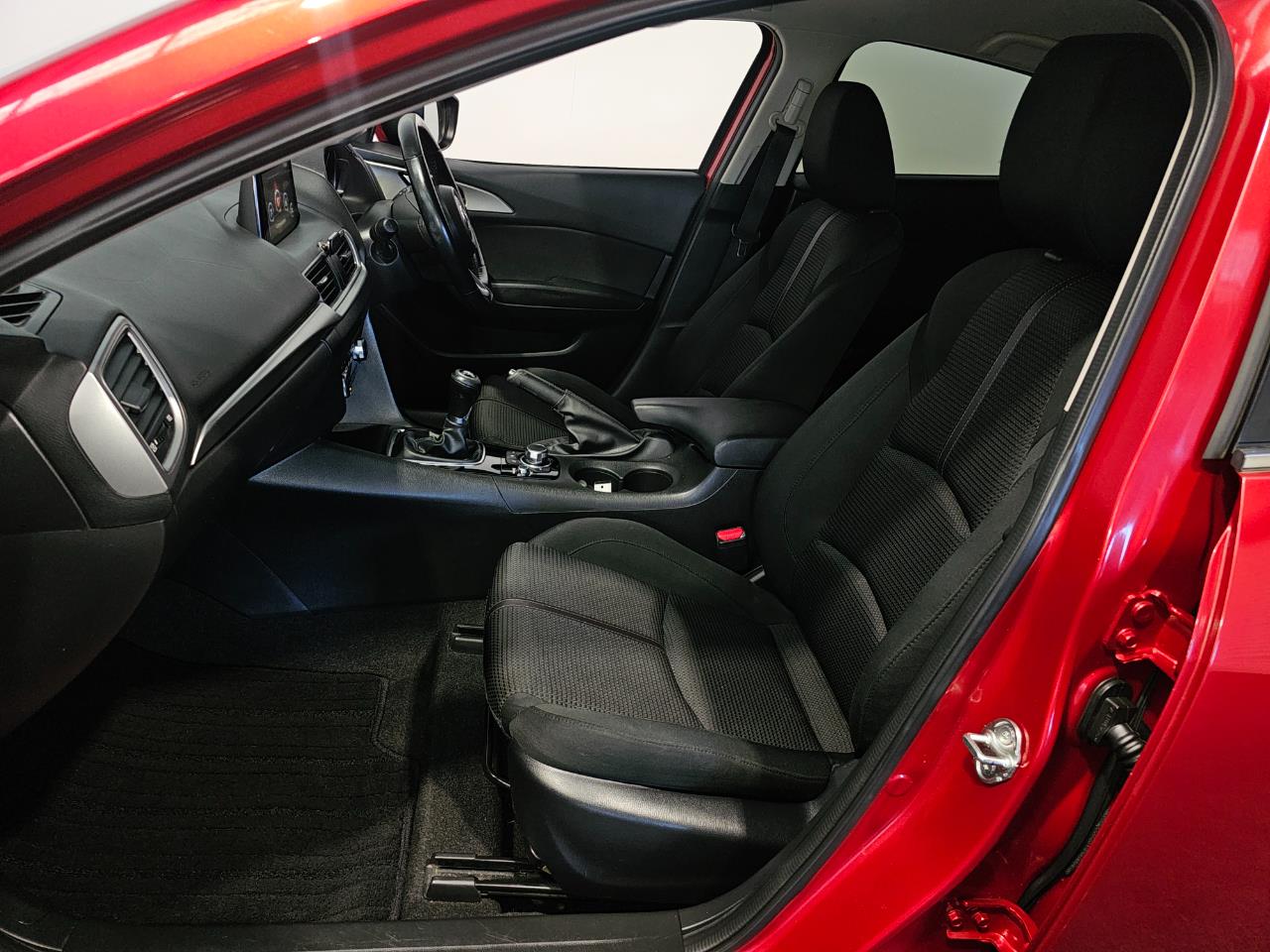 2016 Mazda AXELA