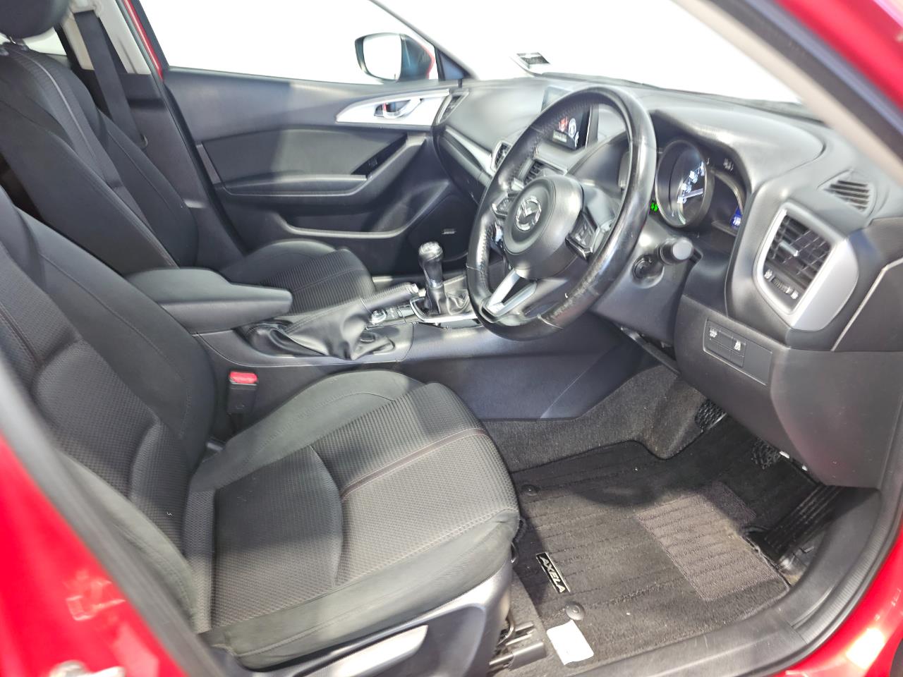 2016 Mazda AXELA