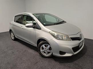 2011 Toyota Vitz - Thumbnail