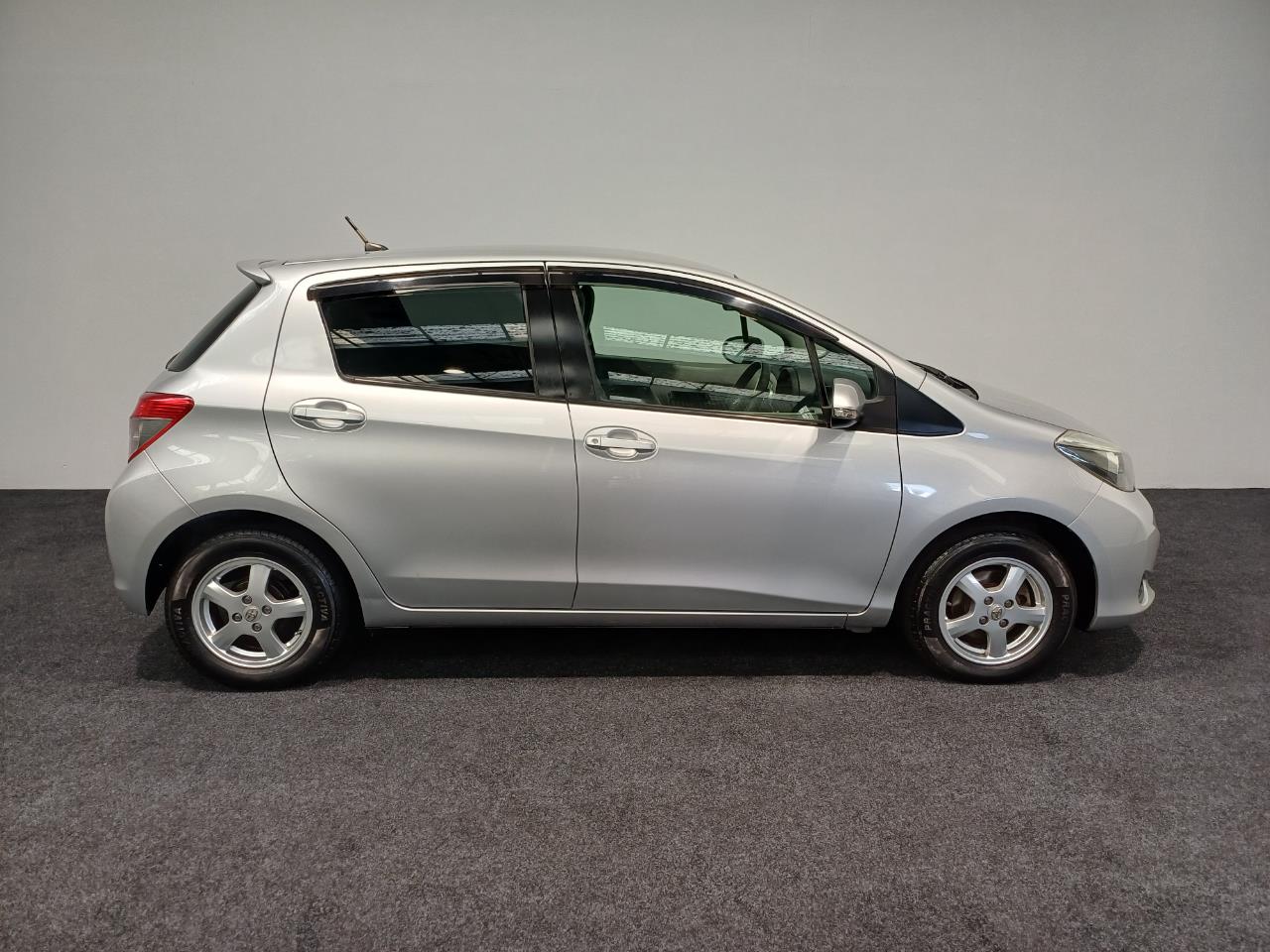 2011 Toyota Vitz