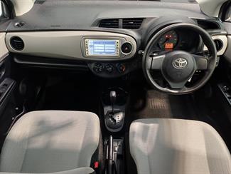 2011 Toyota Vitz - Thumbnail