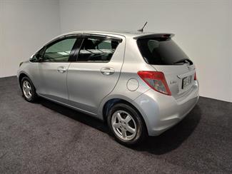 2011 Toyota Vitz - Thumbnail