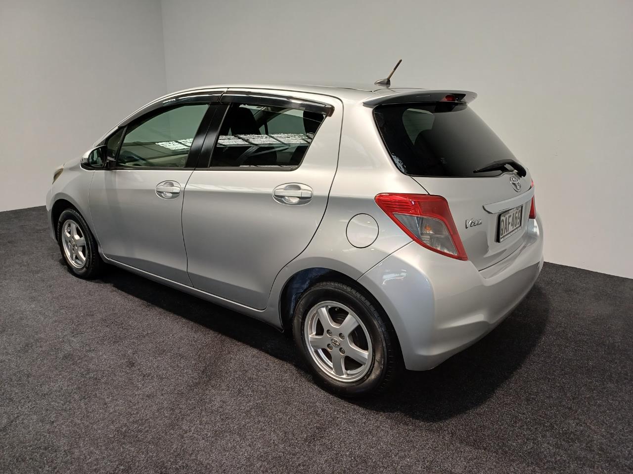 2011 Toyota Vitz