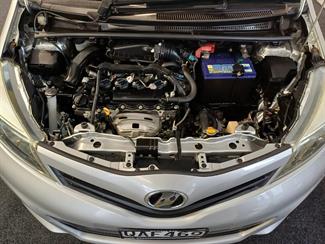 2011 Toyota Vitz - Thumbnail
