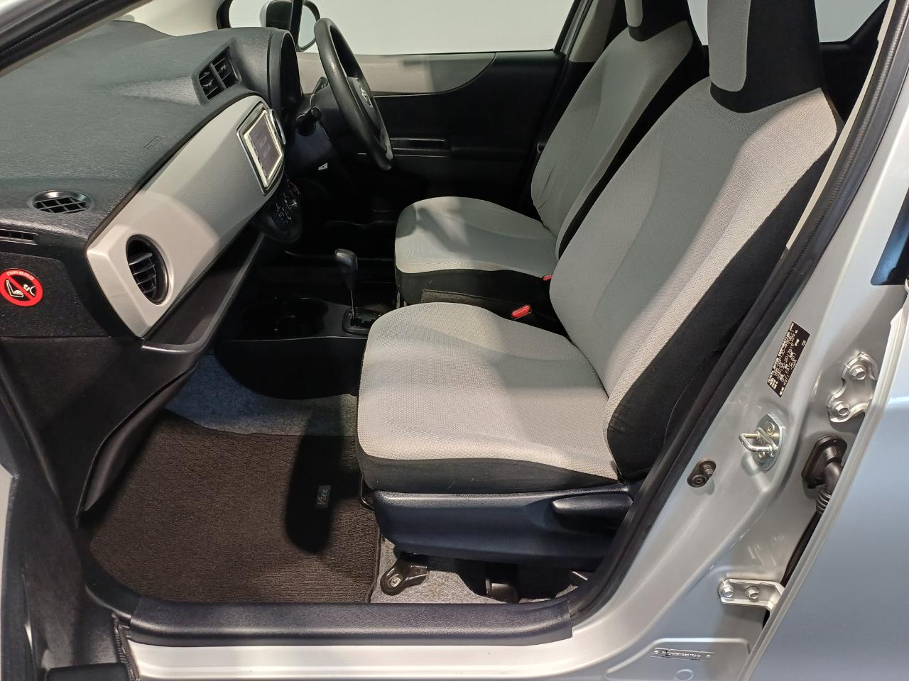 2011 Toyota Vitz