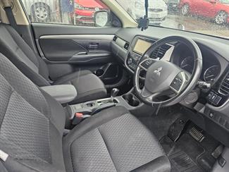 2013 Mitsubishi OUTLANDER - Thumbnail