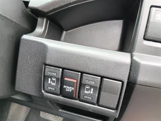 2011 Nissan LAFESTA - Thumbnail