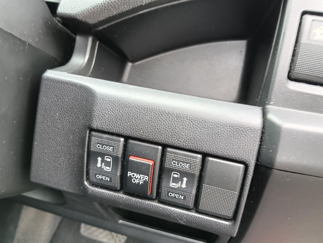 2011 Nissan LAFESTA