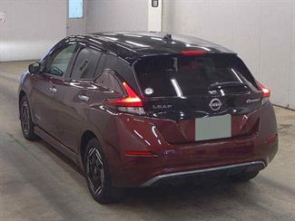 2022 Nissan LEAF - Thumbnail