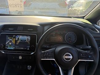 2022 Nissan LEAF - Thumbnail