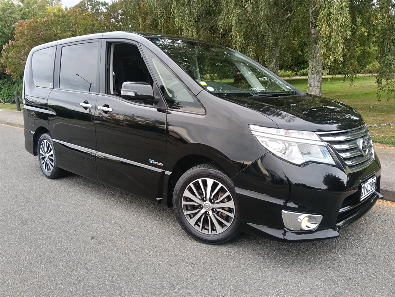 2014 Nissan SERENA