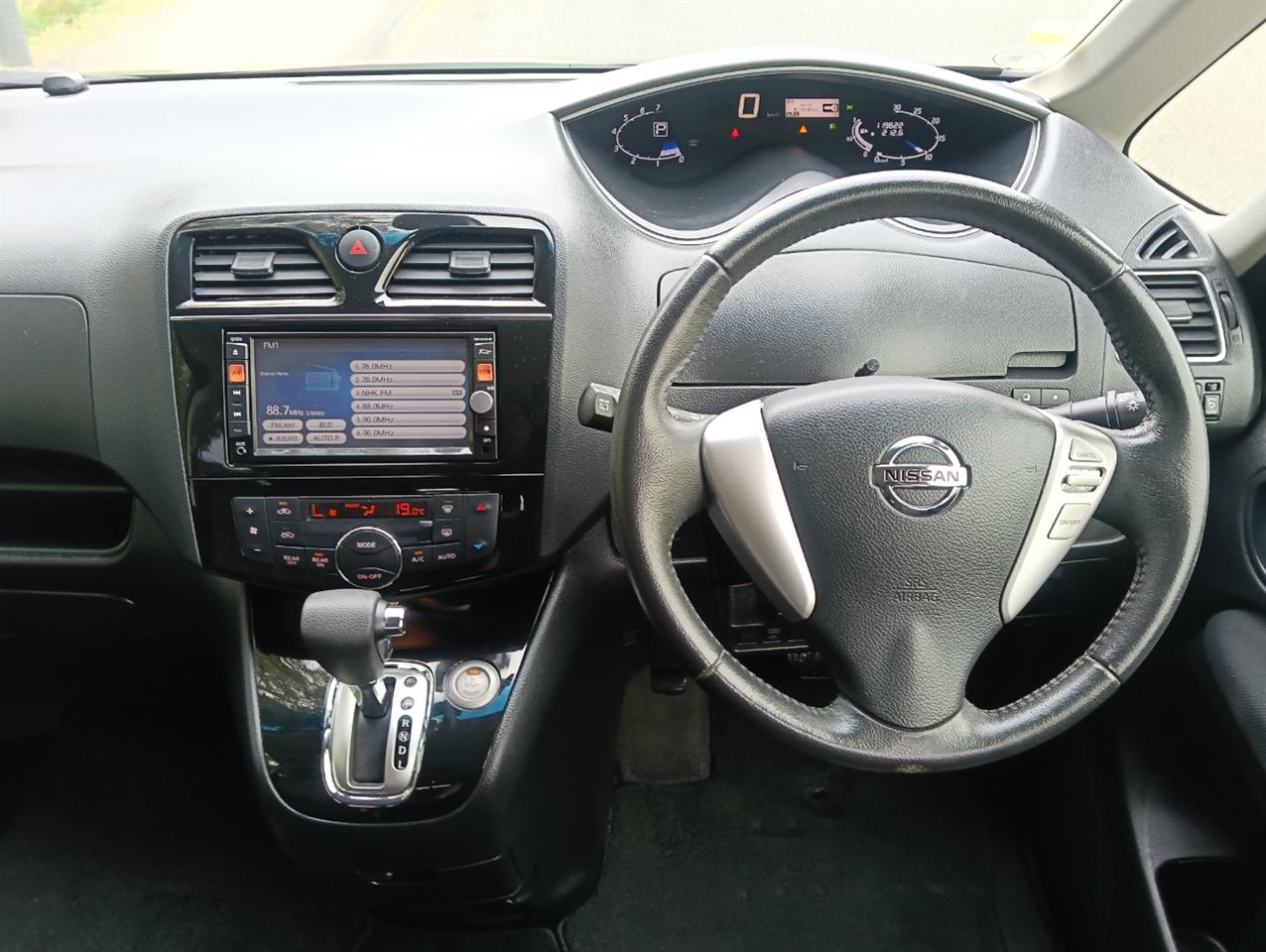 2014 Nissan SERENA
