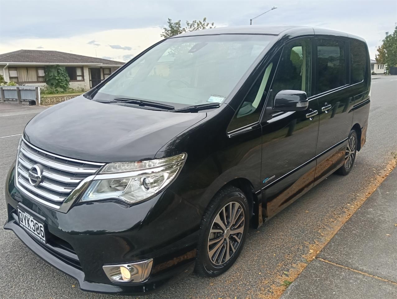 2014 Nissan SERENA