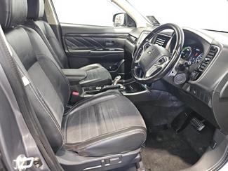 2017 Mitsubishi OUTLANDER - Thumbnail