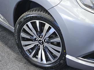 2017 Mitsubishi OUTLANDER - Thumbnail