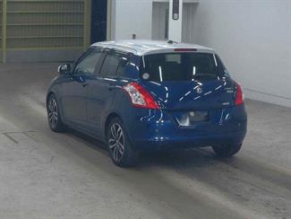 2015 Suzuki Swift - Thumbnail