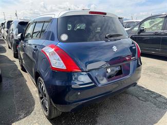 2015 Suzuki Swift - Thumbnail