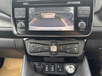 2018 Nissan LEAF - Thumbnail