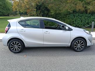 2019 Toyota AQUA - Thumbnail