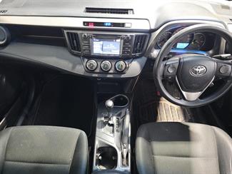 2016 Toyota RAV4 - Thumbnail