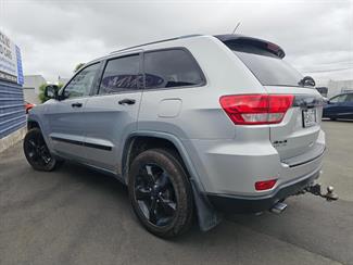2011 Jeep Grand Cherokee - Thumbnail