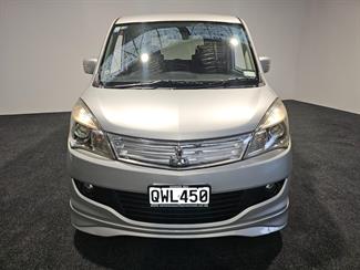 2013 Mitsubishi Delica - Thumbnail