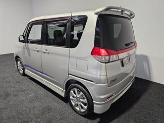 2013 Mitsubishi Delica - Thumbnail