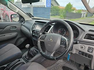 2016 Mitsubishi Triton - Thumbnail