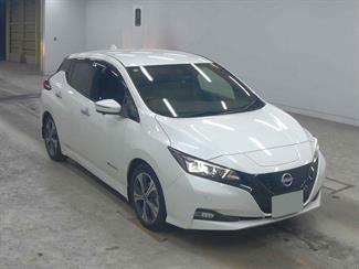 2022 Nissan LEAF - Thumbnail