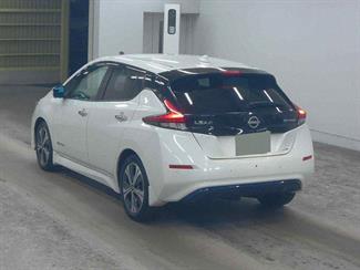 2022 Nissan LEAF - Thumbnail