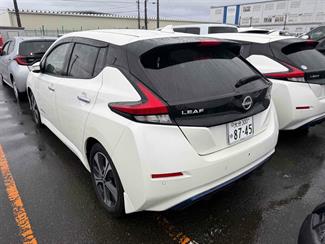 2022 Nissan LEAF - Thumbnail