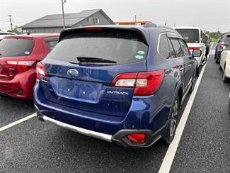 2016 Subaru Outback - Thumbnail