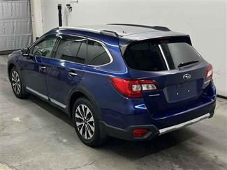 2016 Subaru Outback - Thumbnail