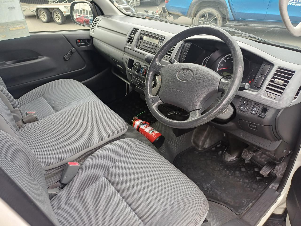 2006 Toyota Hiace