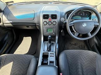 2005 Holden Commodore - Thumbnail