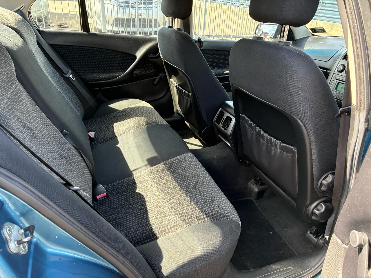 2005 Holden Commodore