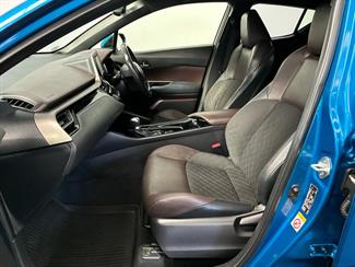 2017 Toyota C-HR - Thumbnail