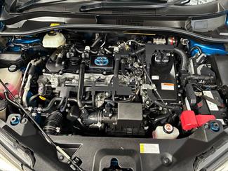 2017 Toyota C-HR - Thumbnail