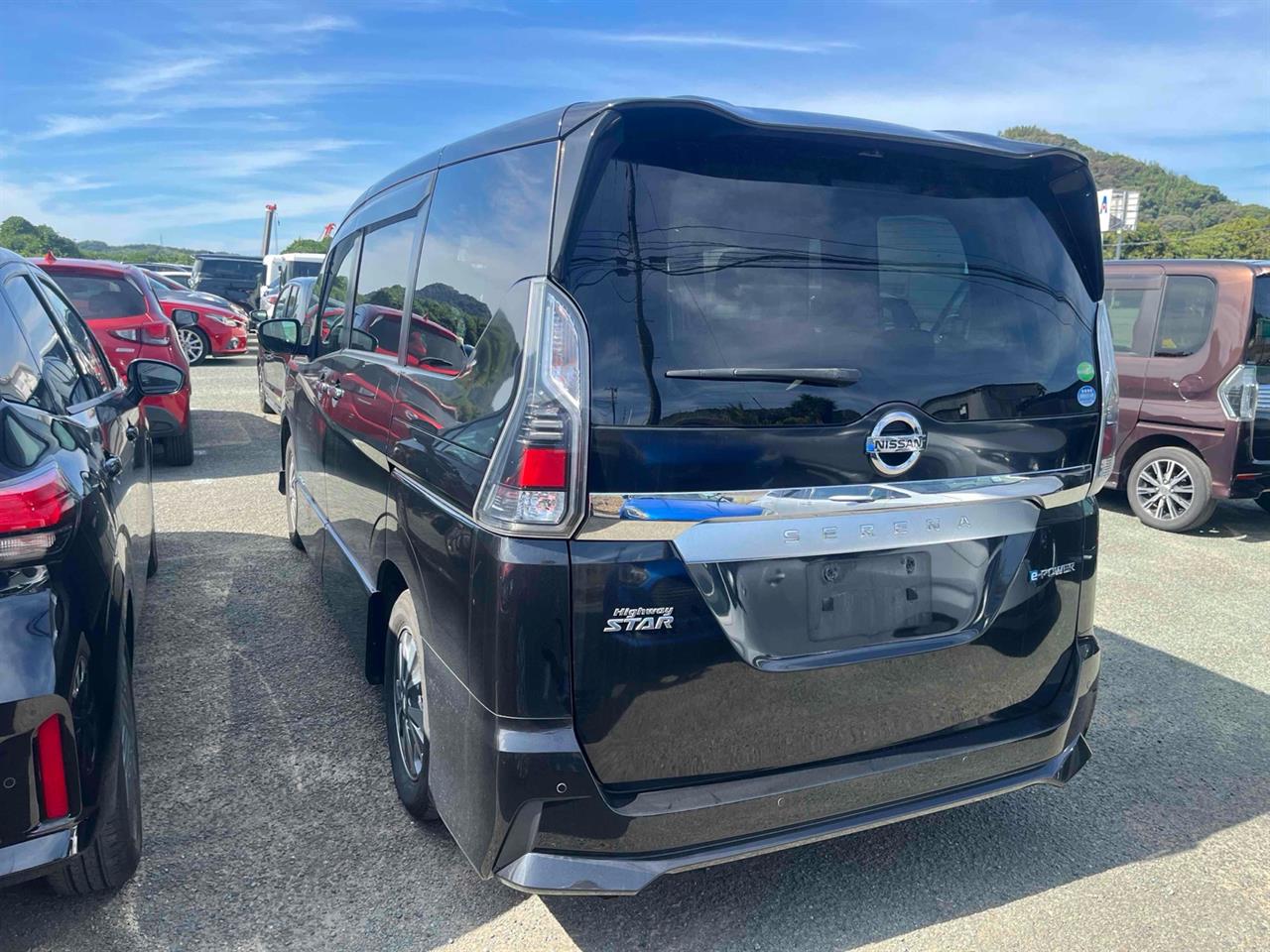 2018 Nissan SERENA