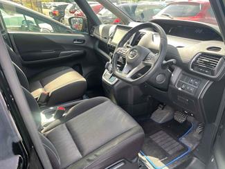 2018 Nissan SERENA - Thumbnail
