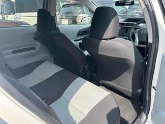 2012 Toyota AQUA - Thumbnail