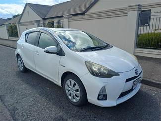 2012 Toyota AQUA - Thumbnail