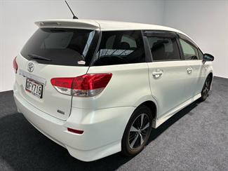 2011 Toyota WISH - Thumbnail