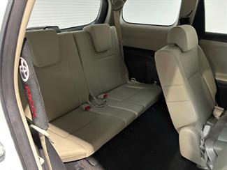 2011 Toyota WISH - Thumbnail