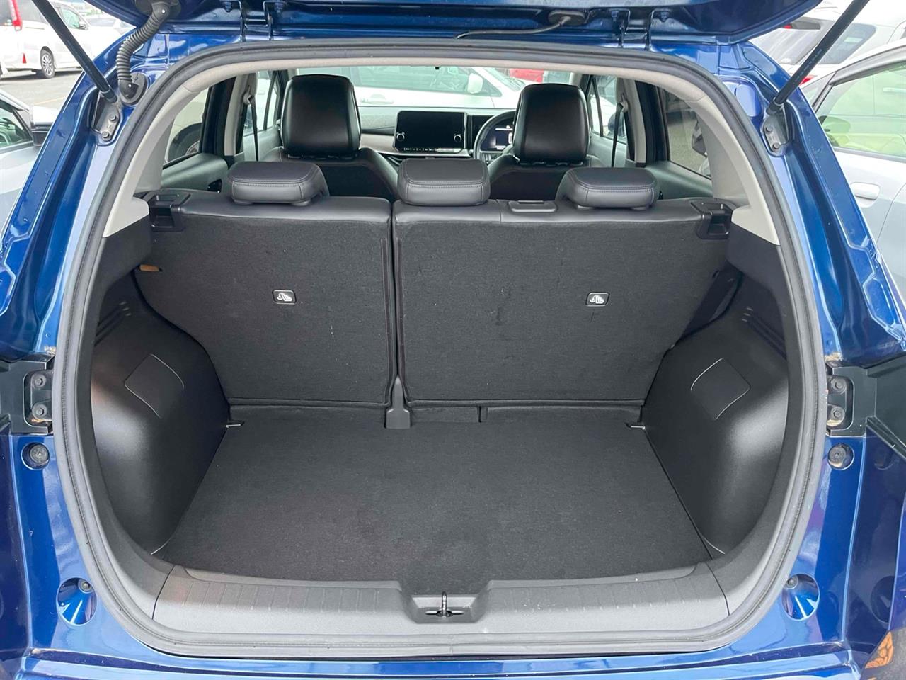 2021 Nissan AURA