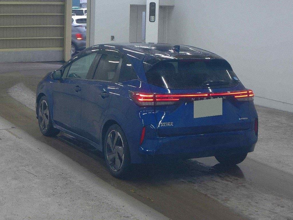 2021 Nissan AURA