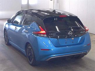 2022 Nissan LEAF - Thumbnail
