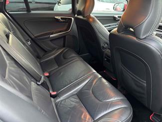2012 Volvo V60 - Thumbnail