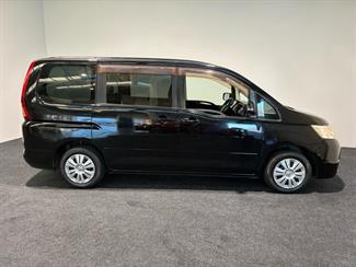 2008 Nissan SERENA - Thumbnail